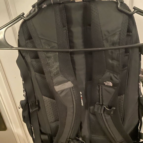 The North Face Recon Backpack - Picture 6 of 6